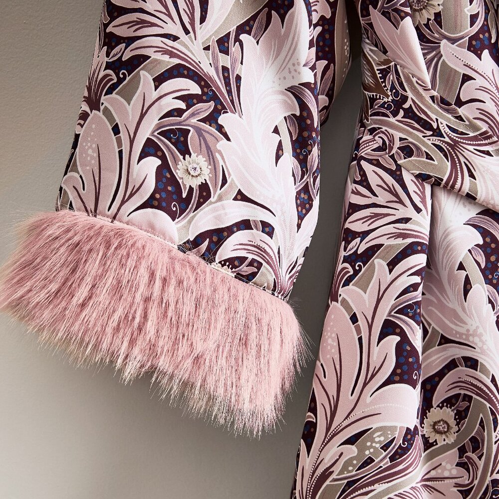 Pottery Barn x Wicked Glinda Robe Floral Pink Fringe Sleeve Cuff Med / Large NWT - Picture 3 of 6